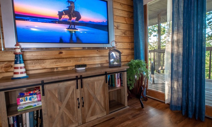 Notch Estates Condo | UP TO 50% OFF, Peaceful Ozark Mtn Home, 1 Mi to Silver Dollar City