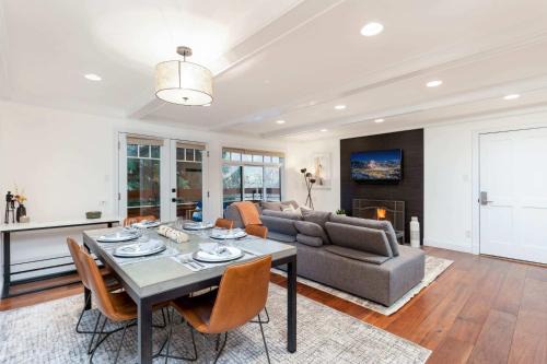 Aspen House | Updated 3BR, 3BA with Pool - Steps to Town