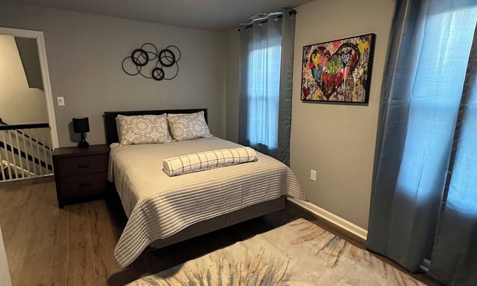 Westminster Apartment | Updated 3BR Apartment in Westminster – Family Friendly