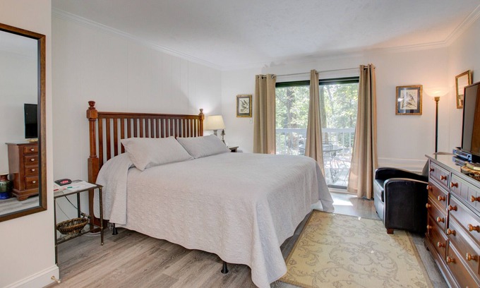 Wintergreen Apartment | Updated Timbers studio - accomodates 2