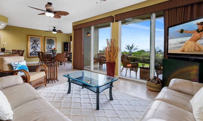 Kahaluu Bay House | 🏖️Updated Townhome | Ocean View | Private BBQ & Lanai