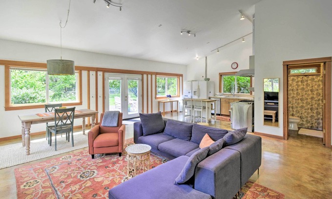 Vashon Island Apartment | Updated Vashon Island Studio w/ Yard & Ponds!