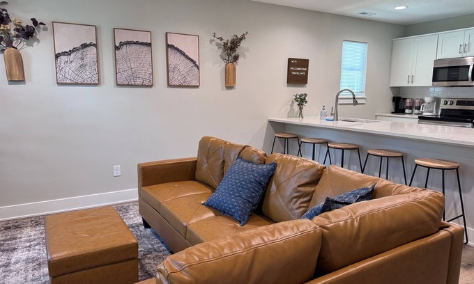Saint Marys Allen County House | Upper Fort Flat - Sleep 8 with Balcony Views