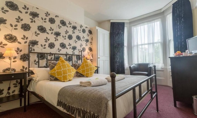Brighton Hotel | Upper Rock 7 - double room en-suite