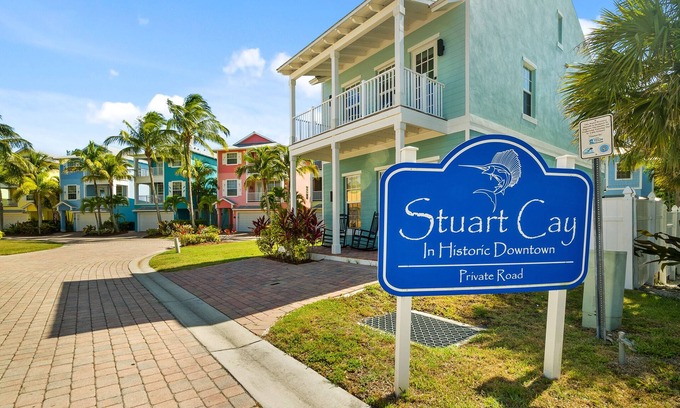 Stuart House | Upscale 3 Bedroom with Great Location