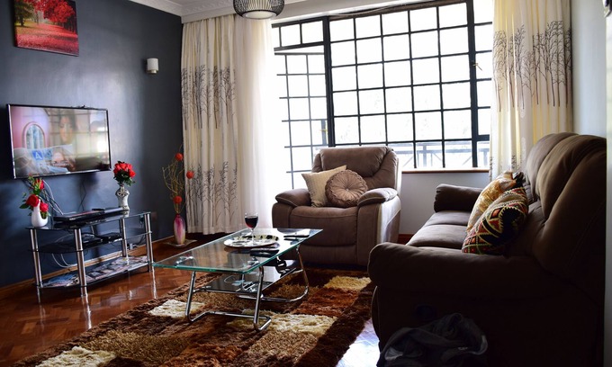 Kilimani Apartment | Upscale King Size Bed in the Heart of Nairobi