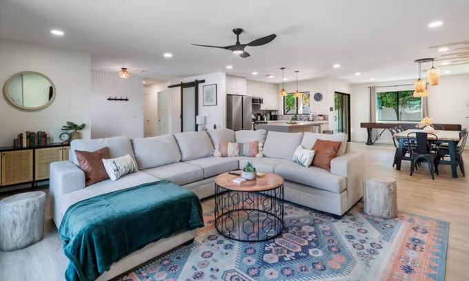 Park Scottsdale Four House | Upscale Old Town Getaway: 5 Bedroom, Pool, Mini Golf & Lounge