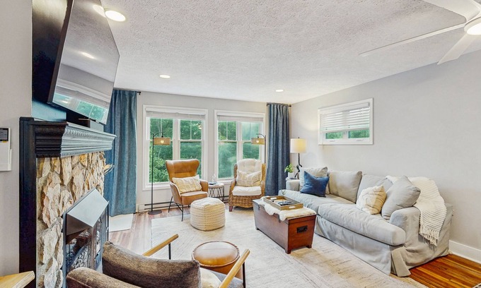 Seven Devils Condo | Upscale Retreat with 2 en suite King Bedrooms, WiFi, AC, Fireplace, easy escape