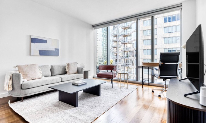 Rincon Hill Apartment | Upscale Rincon Hill 1BR w/Pool & Theater, close to shops, by Blueground