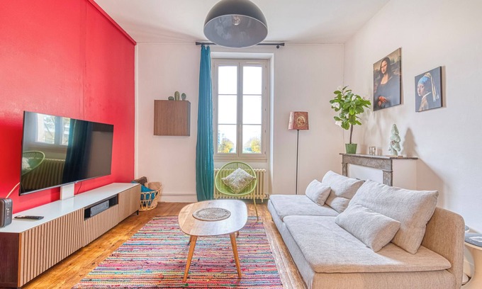 Saint-Serge Apartment | Urban cocoon in the heart of Angers