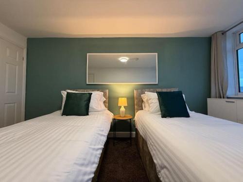 Newcastle-upon-Tyne Apartment | Urban Hub Retreat