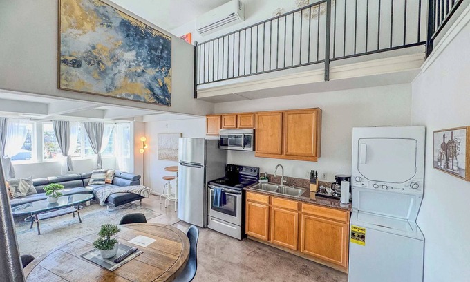 Little Italy Apartment | Urban Loft in Little Italy w/City View and parking