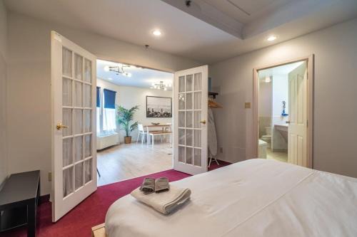 Dartmouth House | Urban Nest, 1-BDRM Apt, Ground Floor