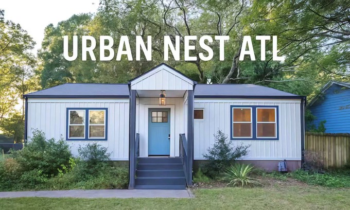 East Atlanta House | Urban Nest EAV - Chic Home Patio Games & Workspace