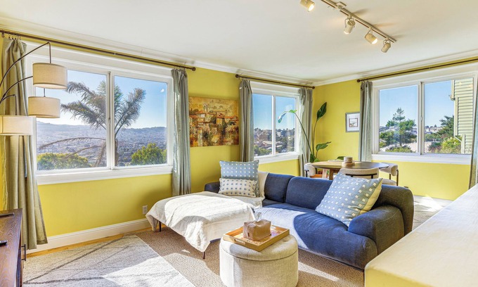 Sunnyside House | Urban San Francisco Retreat: Stunning City Views!