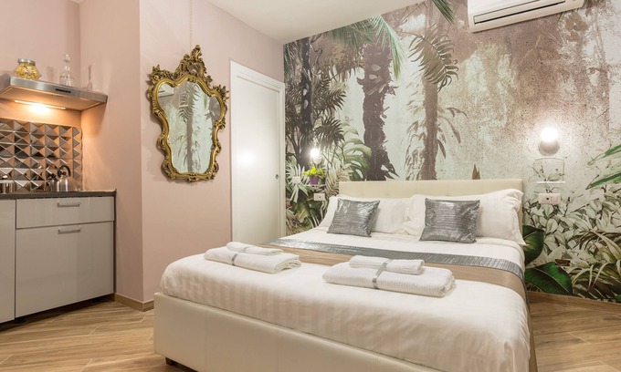 Monti House | Urbana Little Suites