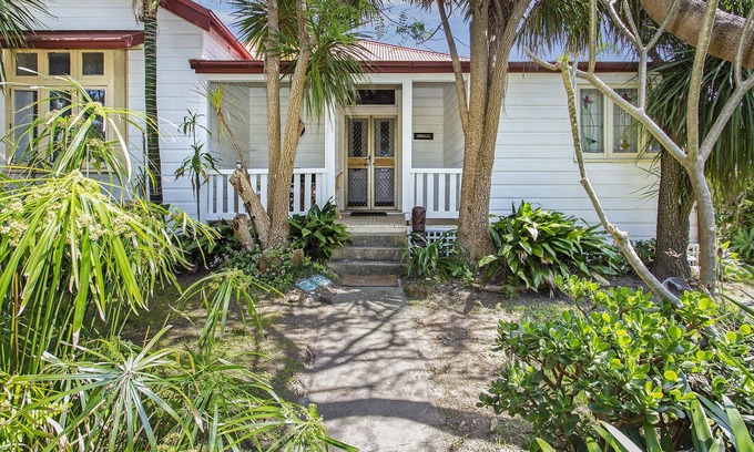 Thirroul House | “Uruga” – 50m to Thirroul Beach