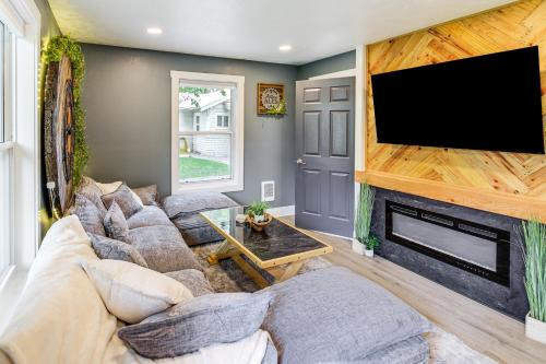 University District House | Walk to Campus and Riverfront Park Missoula Gem!