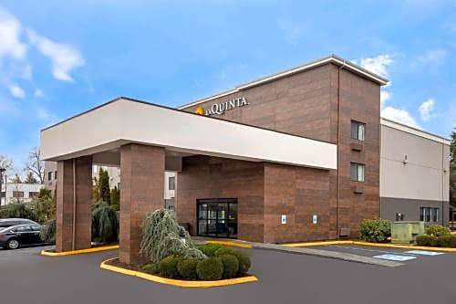 Paine Field-Lake Stickney Hotel | La Quinta Inn by Wyndham Everett