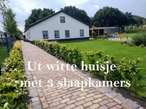 Venhorst House | Ut witte huisje