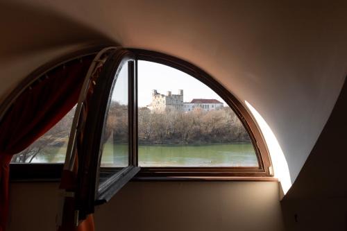Sarospatak Bed & Breakfast | Vár Vendéglő Panzió