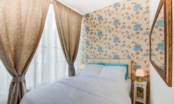 Bat Yam Apartment | V&V Turquoise Apartment 170 meters from the sea