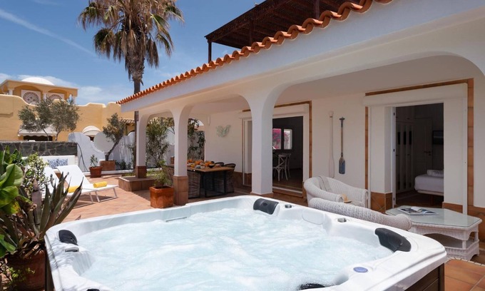 Callao Salvaje Apartment | Vacation Apartment 'Obsidian Villa Estrella Del Mar' with Private Terrace and Air Conditioning