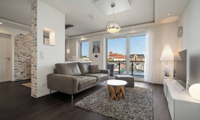 Muritz Apartment | Vacation apartment with water view on the 1st floor of the Hafenresidenz Waren