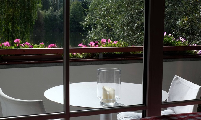 Rothkreuz Apartment | Vacation apartment directly on the Weissensberger Weiher near Lindau