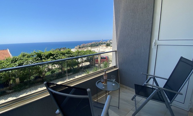 Ulcinj Apartment | Vacation apartment - Devas with sea view | Ideal for families