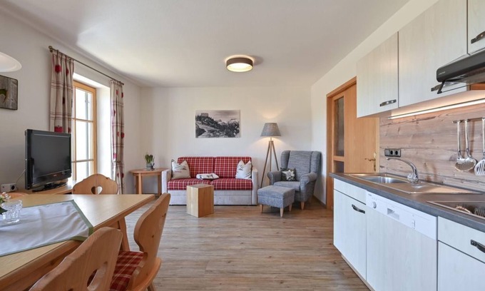 Rofleuten Apartment | Vacation apartment Falkenstein No. 4 on the first floor - Landhaus am Rosenbächle