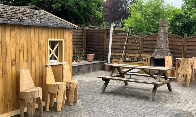 Allagen Apartment | Vacation apartment on the Möhne cycle path, close to the Möhne and Hennesee lakes, dogs welcome