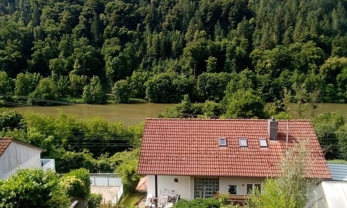 Lindach Apartment | Vacation apartment with a view of the Neckar