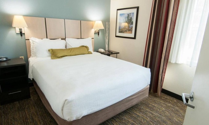 Anaheim Resort Resort | Vacation Day Is Always A Great Idea! Pets Allowed, Near Ponderosa Park