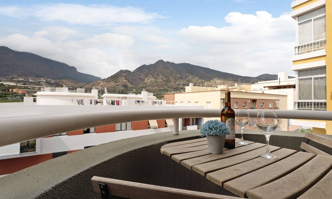 Los Llanos Apartment | Vacation Home 'Mederos 20' with Mountain View, Balcony & Wi-Fi