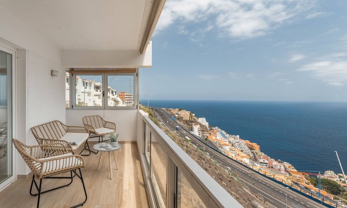 Tabaiba Apartment | Vacation 'La Bahia' with breathtaking mountain and sea views from the terrace