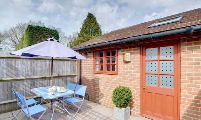 Abbess Roding House | Vacation home Goldy in Cranbrook - Hawkhurst - 2 persons, 1 bedrooms