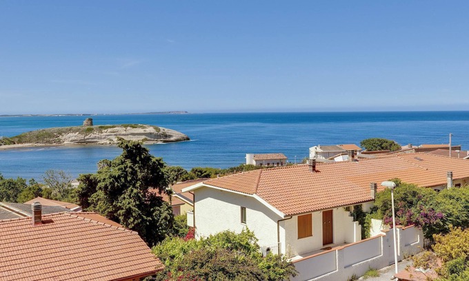 S'Archittu House | Vacation Home "Villa Mandarino" near the Beach with Sea View, Private Terrace & Shared Garden