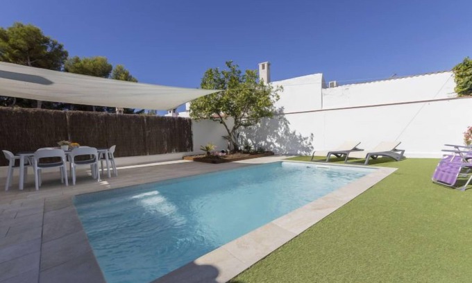 Cunit House | Vacation home Aeris by Interhome