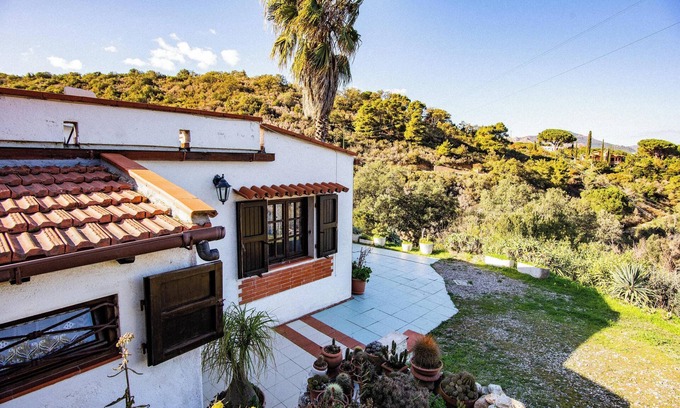 Capoliveri House | Vacation Home Casa Country with Sea View, Garden & Terrace