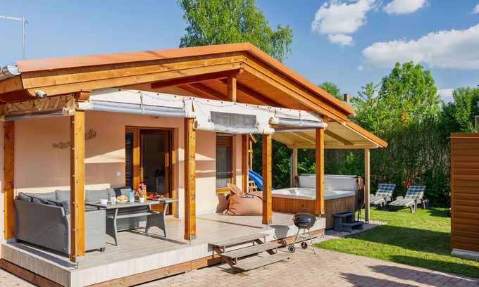 Balatonmariafurdo House | Vacation home Hullám by Interhome