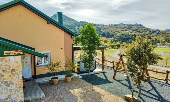 Karlobag House | Vacation home Iva by Interhome