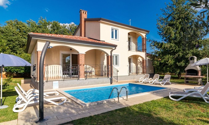 Medvidici House | Vacation home Lara by Interhome