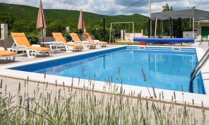 Dicmo House | Vacation home Silvano in Dugopolje - 6 persons, 2 bedrooms