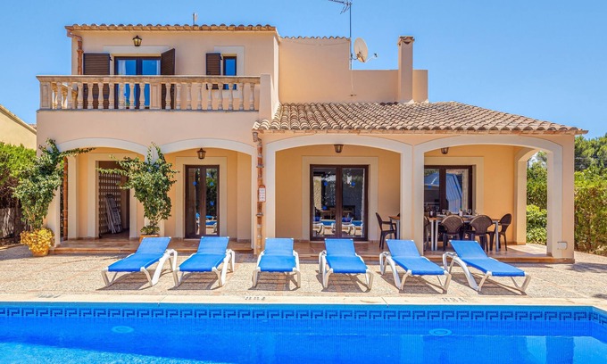 Sa Rapita House | Vacation Home Villa Karen with Pool & Wi-Fi