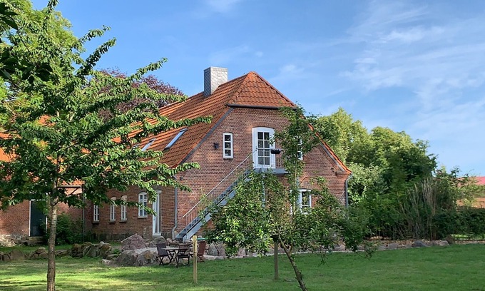 Waabs Apartment | Vacation on the manor - small cozy apartment near the Baltic Sea