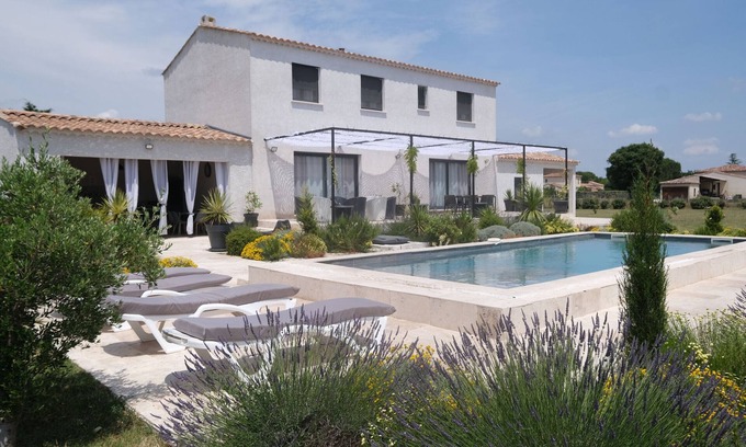 Arles Villa | Vacation rental house with pool ARLES LS3-432