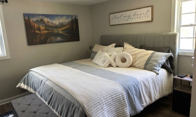 Cleveland House | Vacation Rental, Spa & Salt RoomnTable Rock State ParknFire-Pit ,Pet Friendly