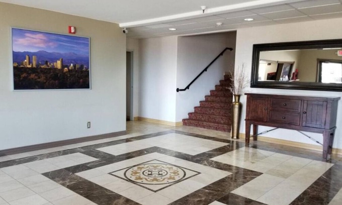 Castle Rock House | Vacation Starts Here! 3 Convenient units, Dining, Near Plum Creek Golf Course