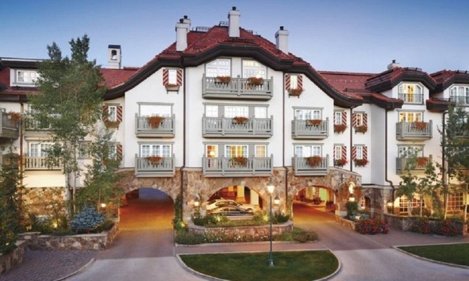 Vail Resort | Vail Village Sonnenalp 2 Doubles hotel room w/heated pool, spa, dining!
